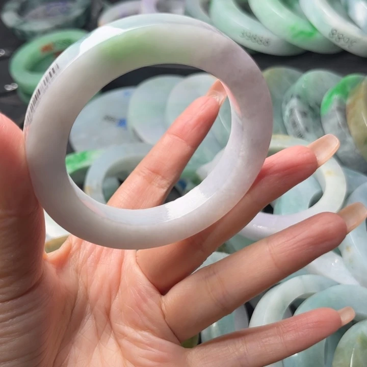 定制翡翠未镶嵌翡翠手镯