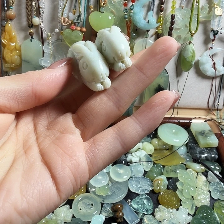 蛇纹石玉合金颈饰