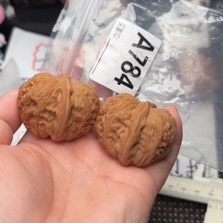 文玩核桃把件核桃元宝43