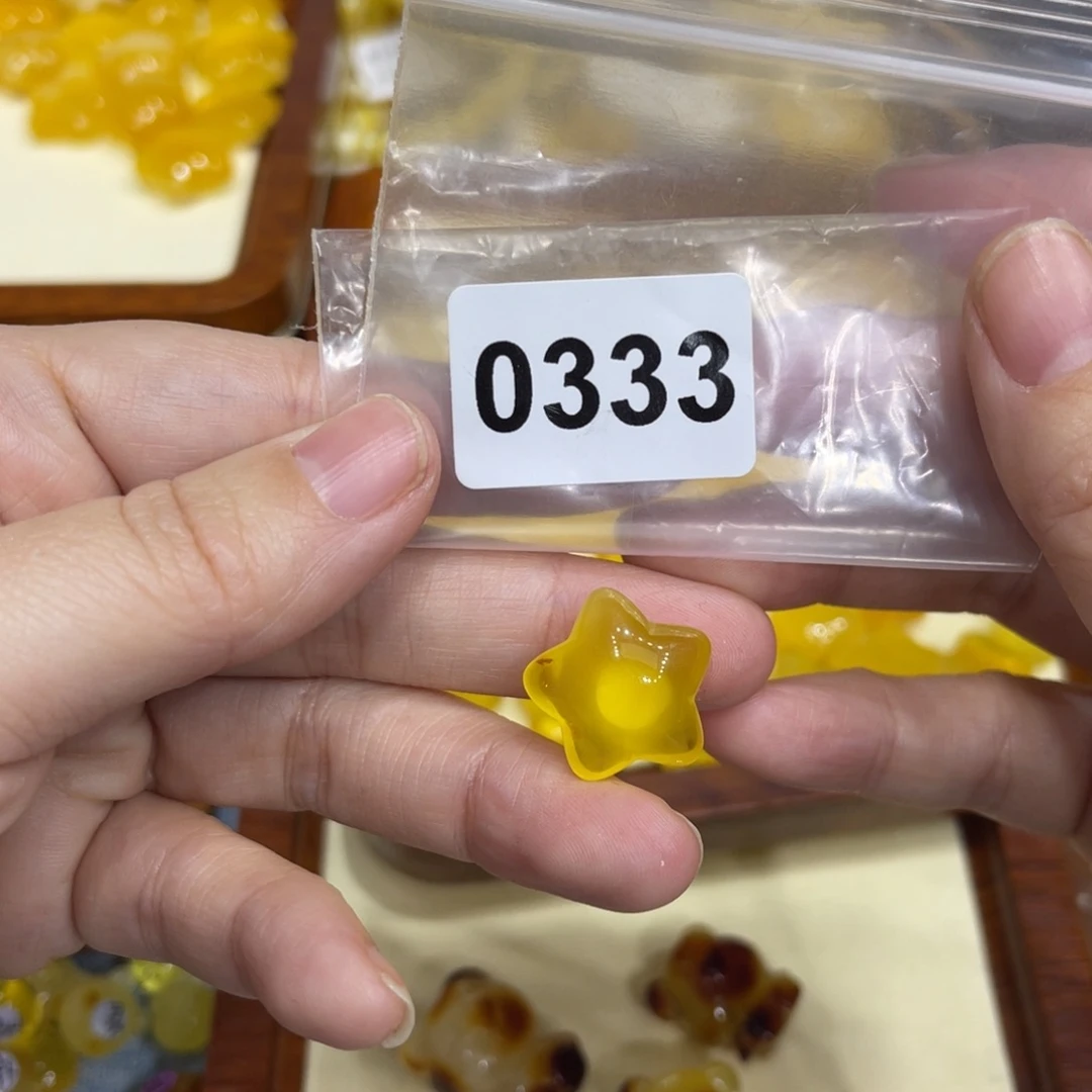 琥珀珠宝奇石未镶嵌