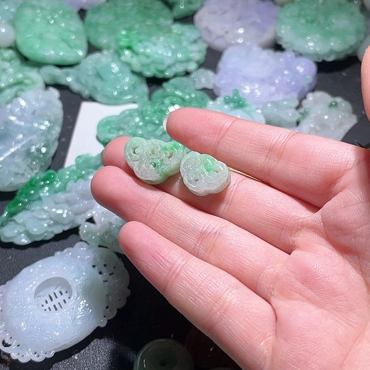 颈饰未镶嵌翡翠天