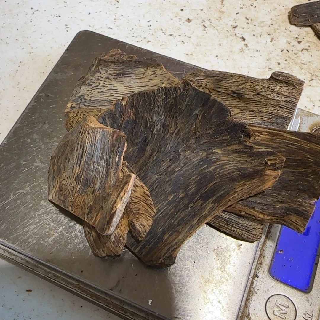 沉香沉香碎屑窖藏皮油24