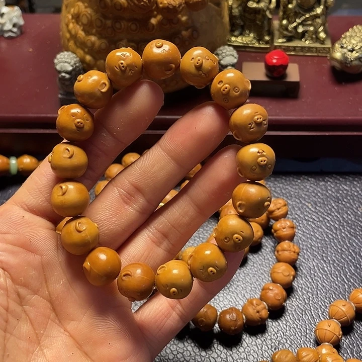 困***羊猴头核桃雕刻瑕疵猪小萌