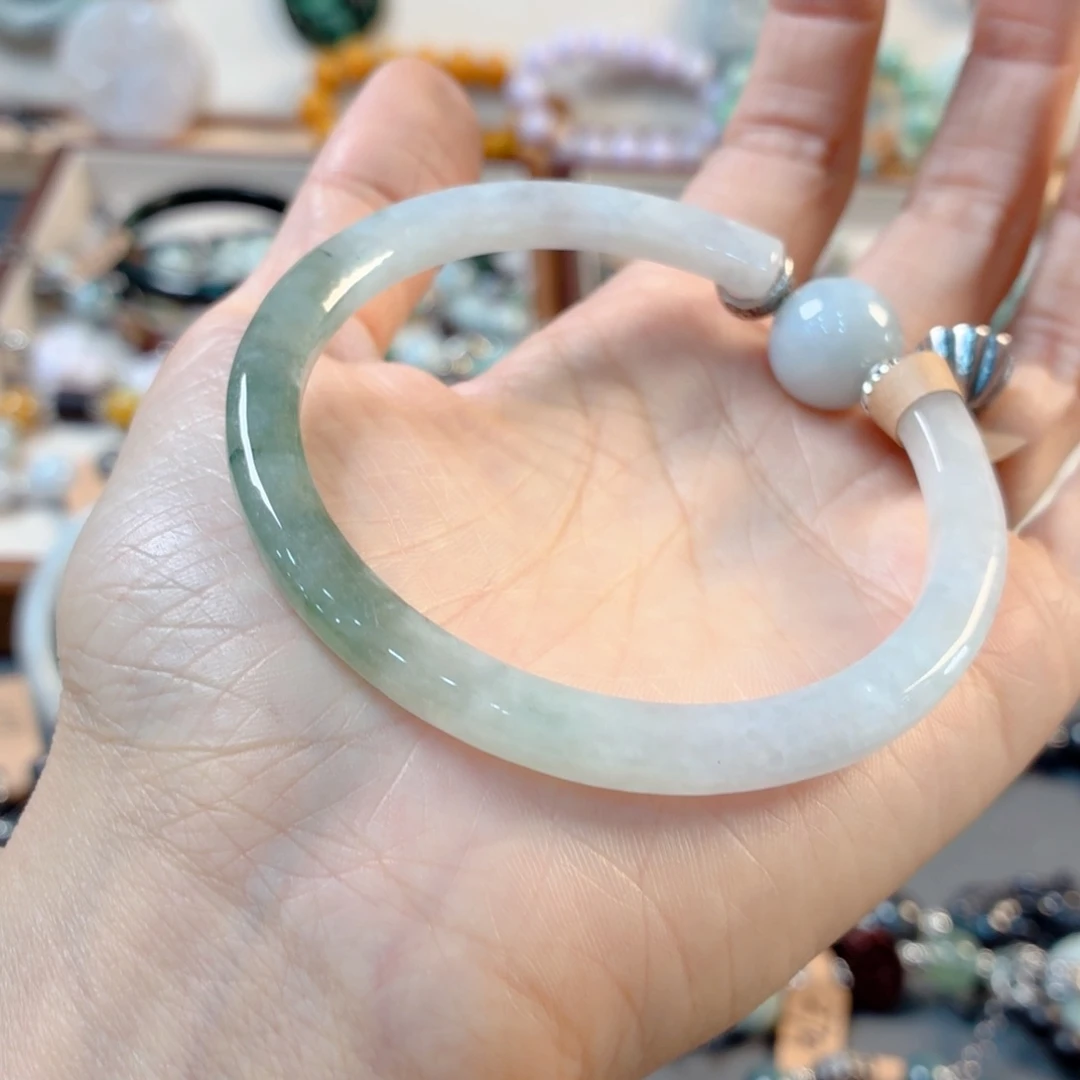 呆****翡翠未镶嵌颈饰手串