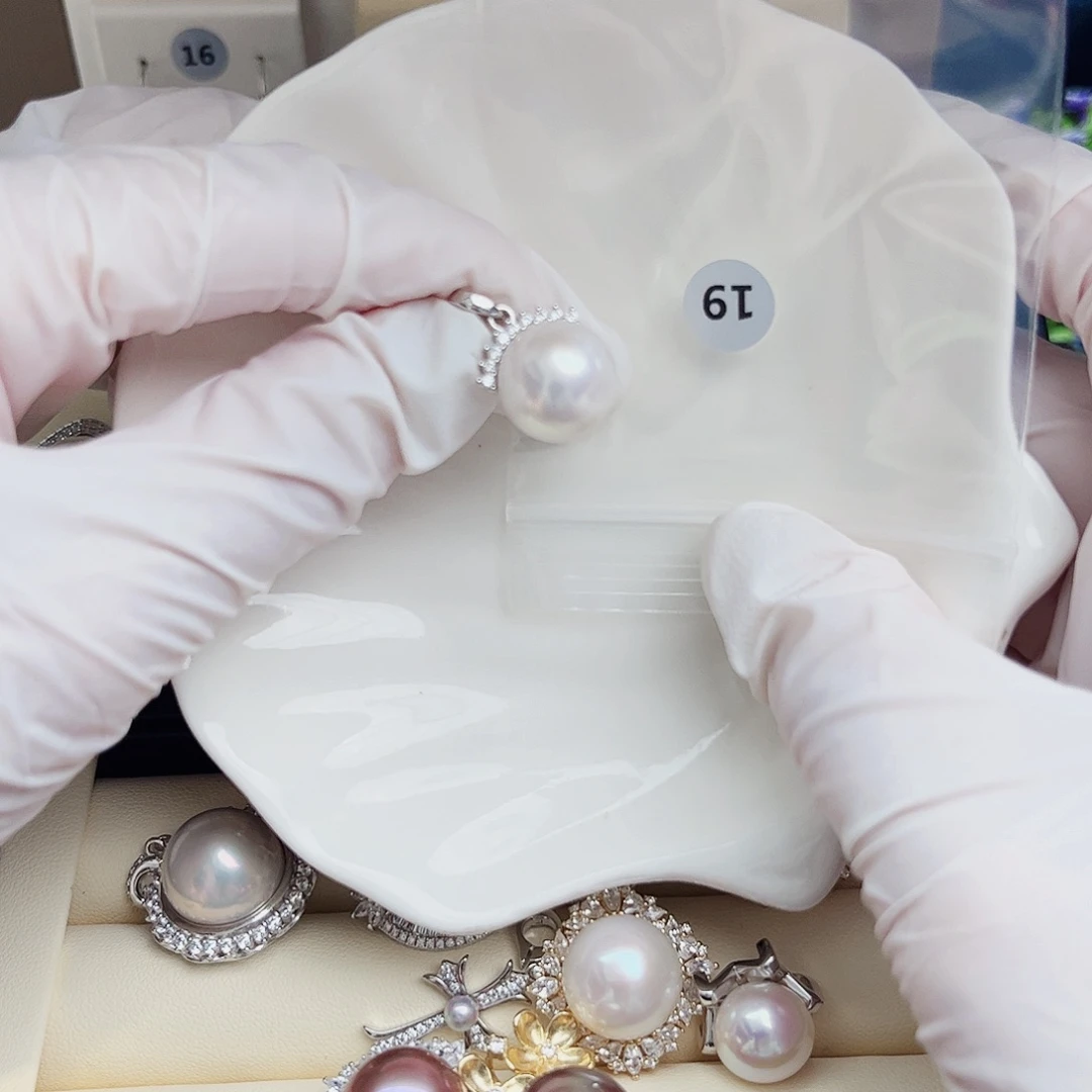 银S925镶嵌淡水珍珠耳饰