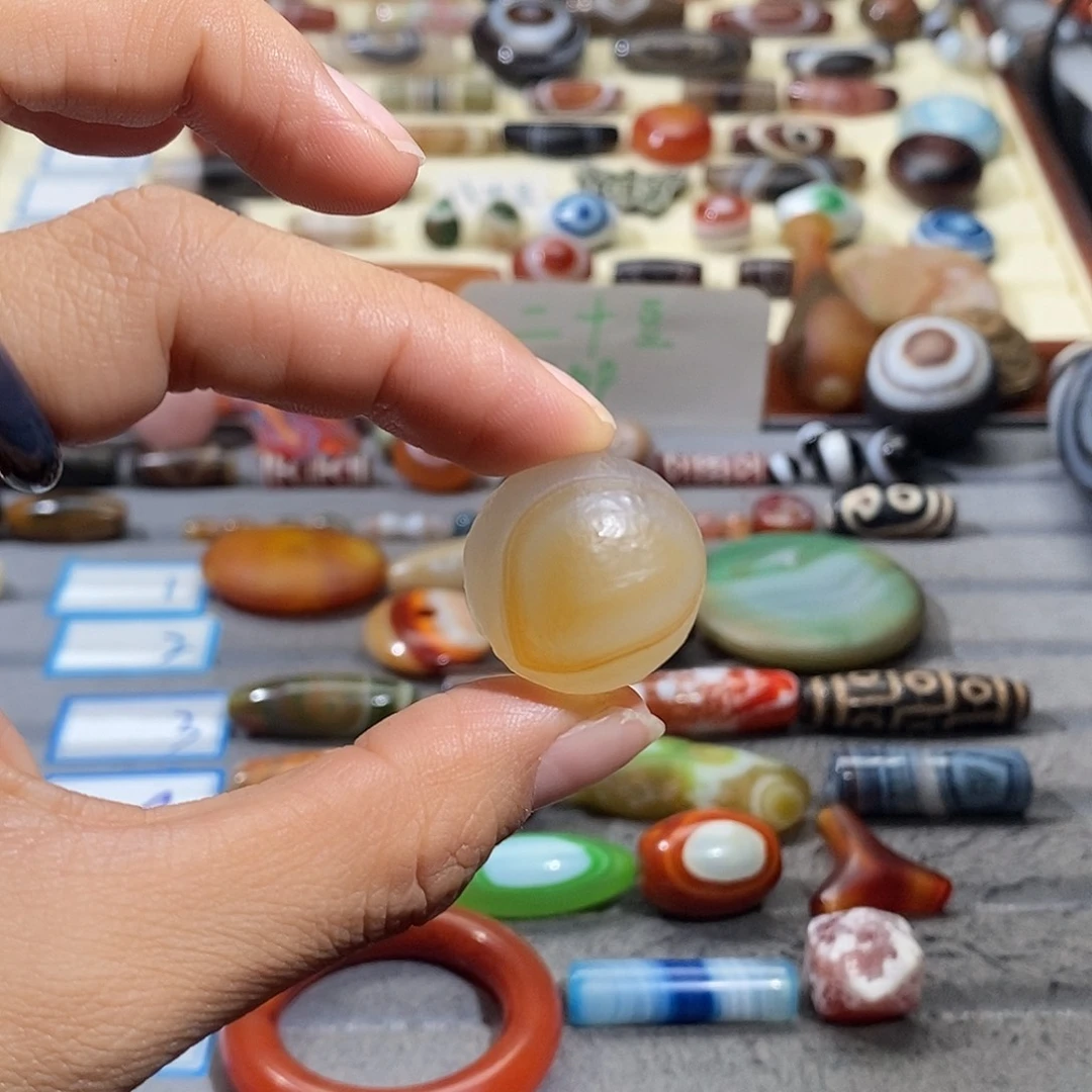 宝***姐玛瑙/玉髓合金颈饰