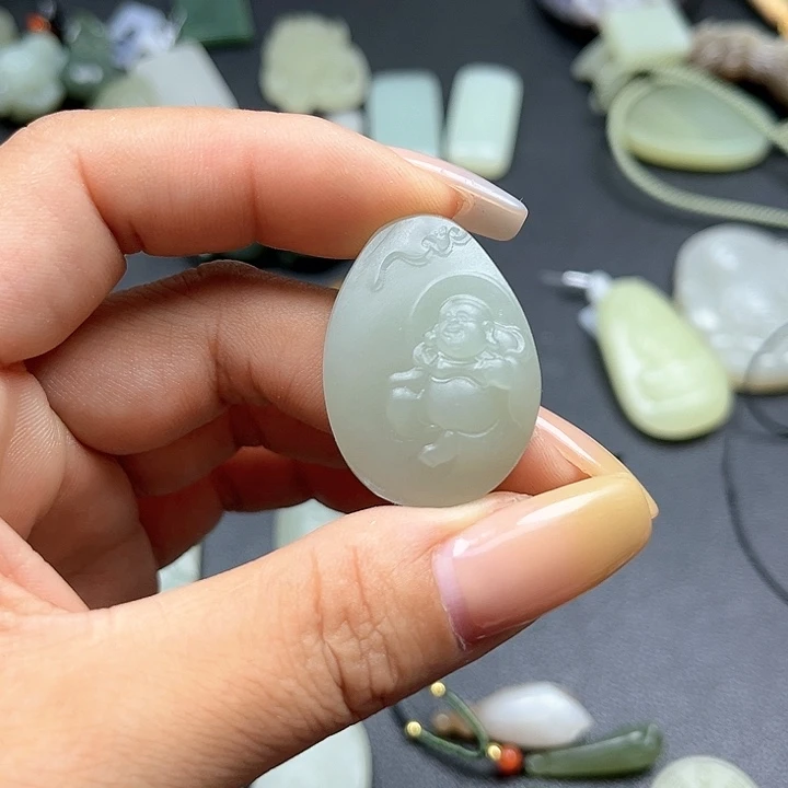 【闪购商品】和田玉未镶嵌颈饰往****己