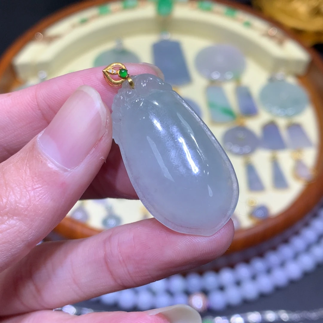 翡翠吊坠(不含链)18K金镶嵌