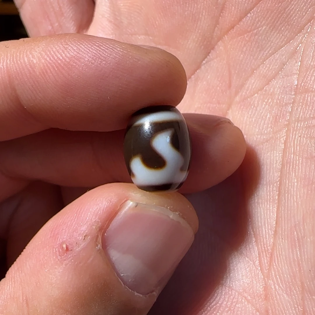 兔***朵玛瑙/玉髓未镶嵌颈饰