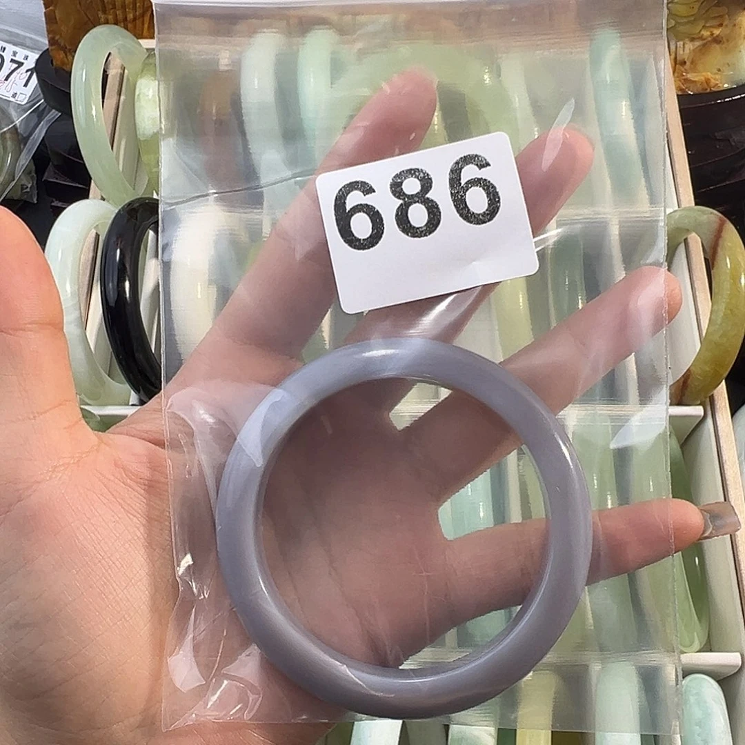 沐****蛇纹石玉未镶嵌手镯