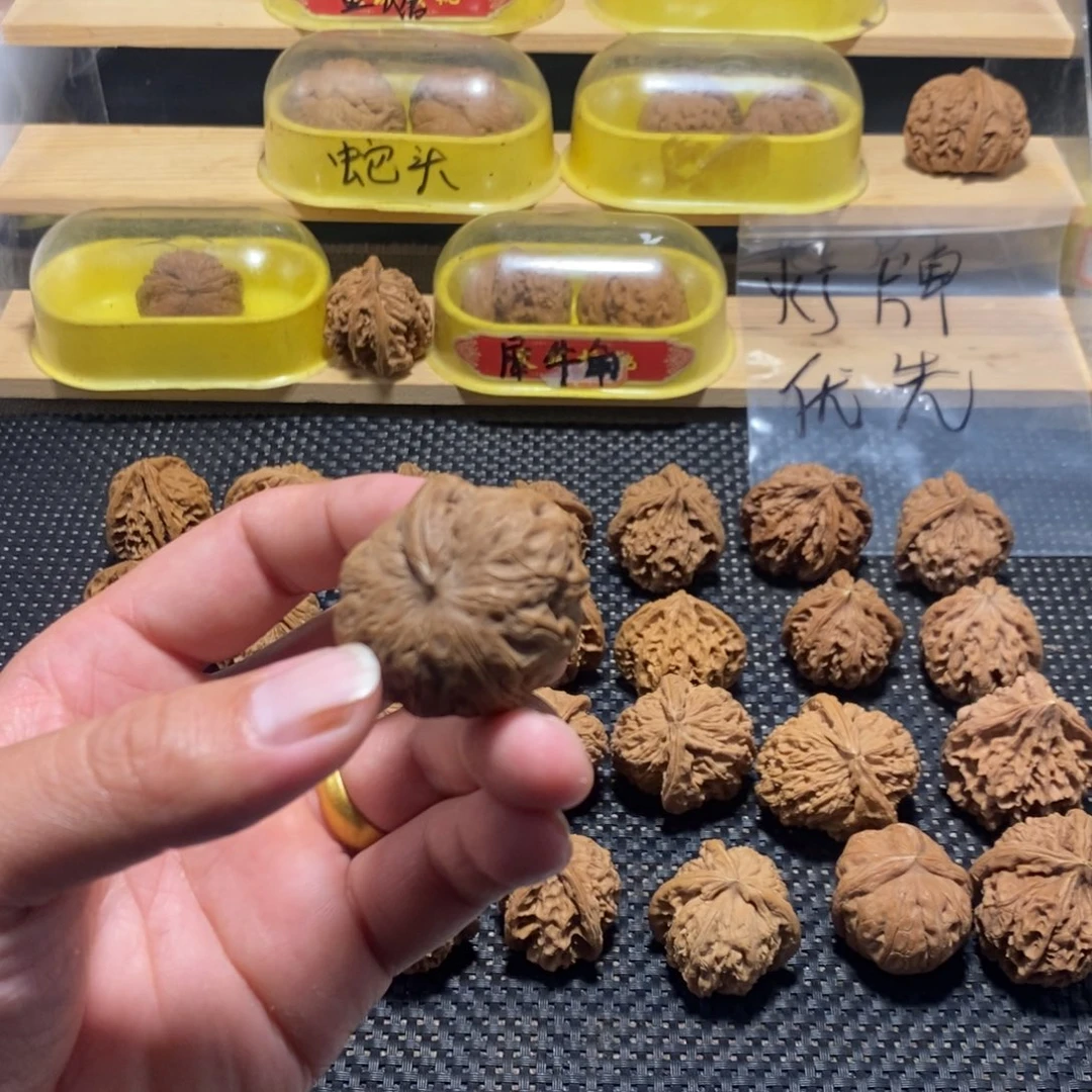 霸***气文玩核桃吊坠核桃异形