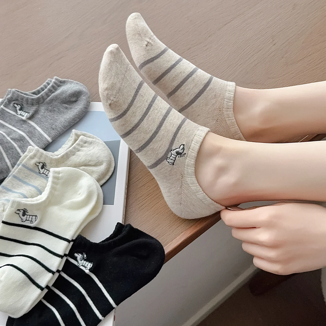 杭臻条纹船袜女防滑不掉跟夏季薄款棉袜卡通小狗刺绣浅口隐形短袜
