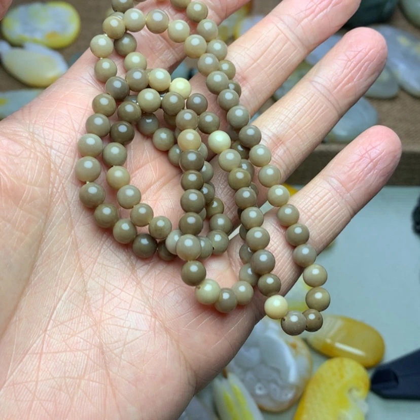 【闪购商品】颈饰未镶嵌和田玉