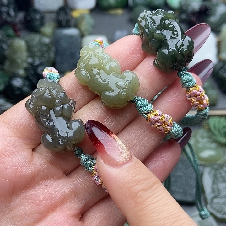 和田玉未镶嵌颈饰发一个