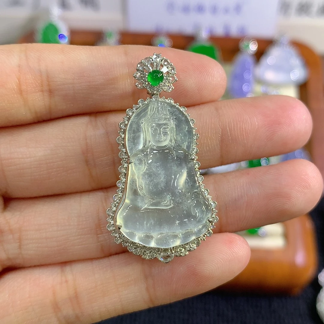 【闪购商品】吊坠(不含链)18K金镶嵌翡翠观音