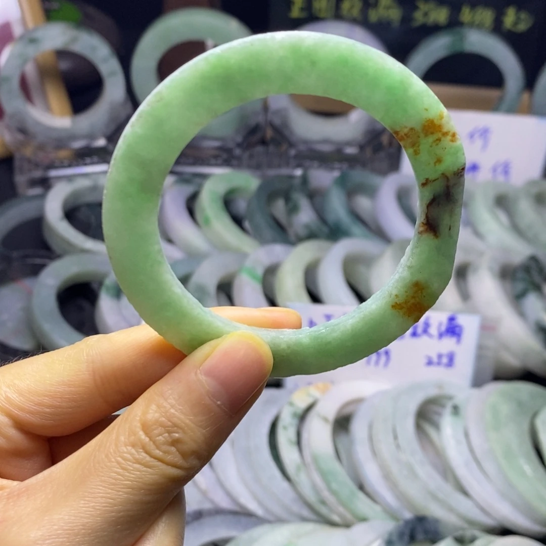 定制翡翠未镶嵌手镯