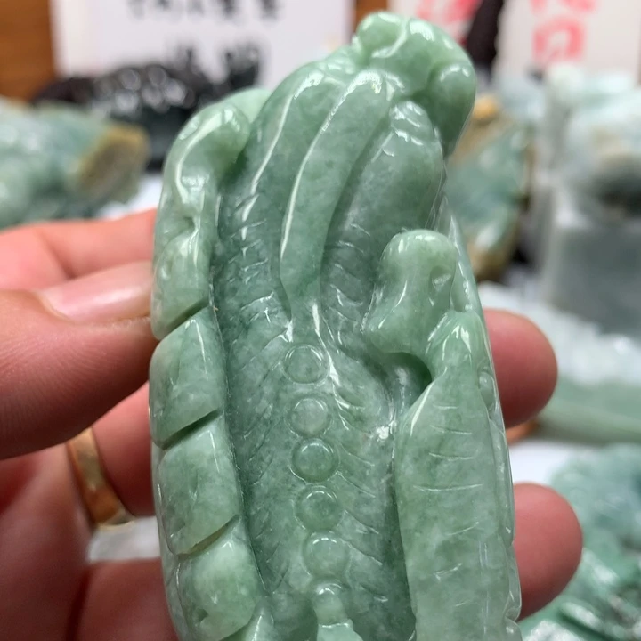 翡翠未镶嵌颈饰保真天然a货翡翠