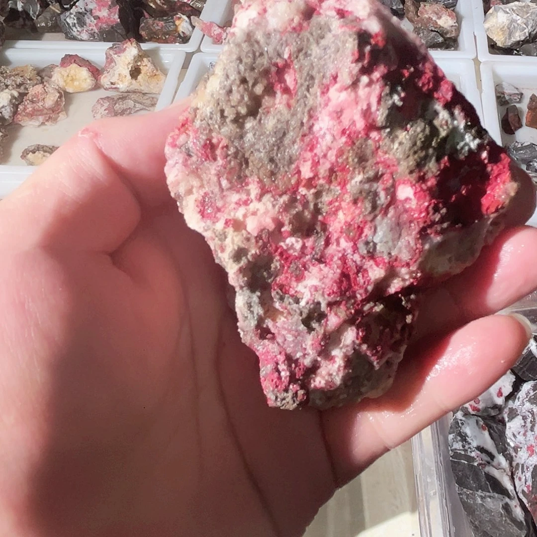 天然朱砂辰石毛料