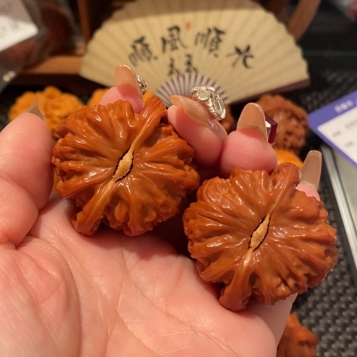 文玩核桃吊坠波*波白狮子692