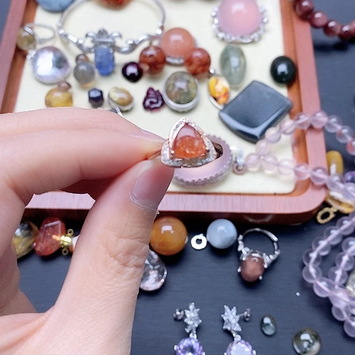 未镶嵌手链水晶彩**情