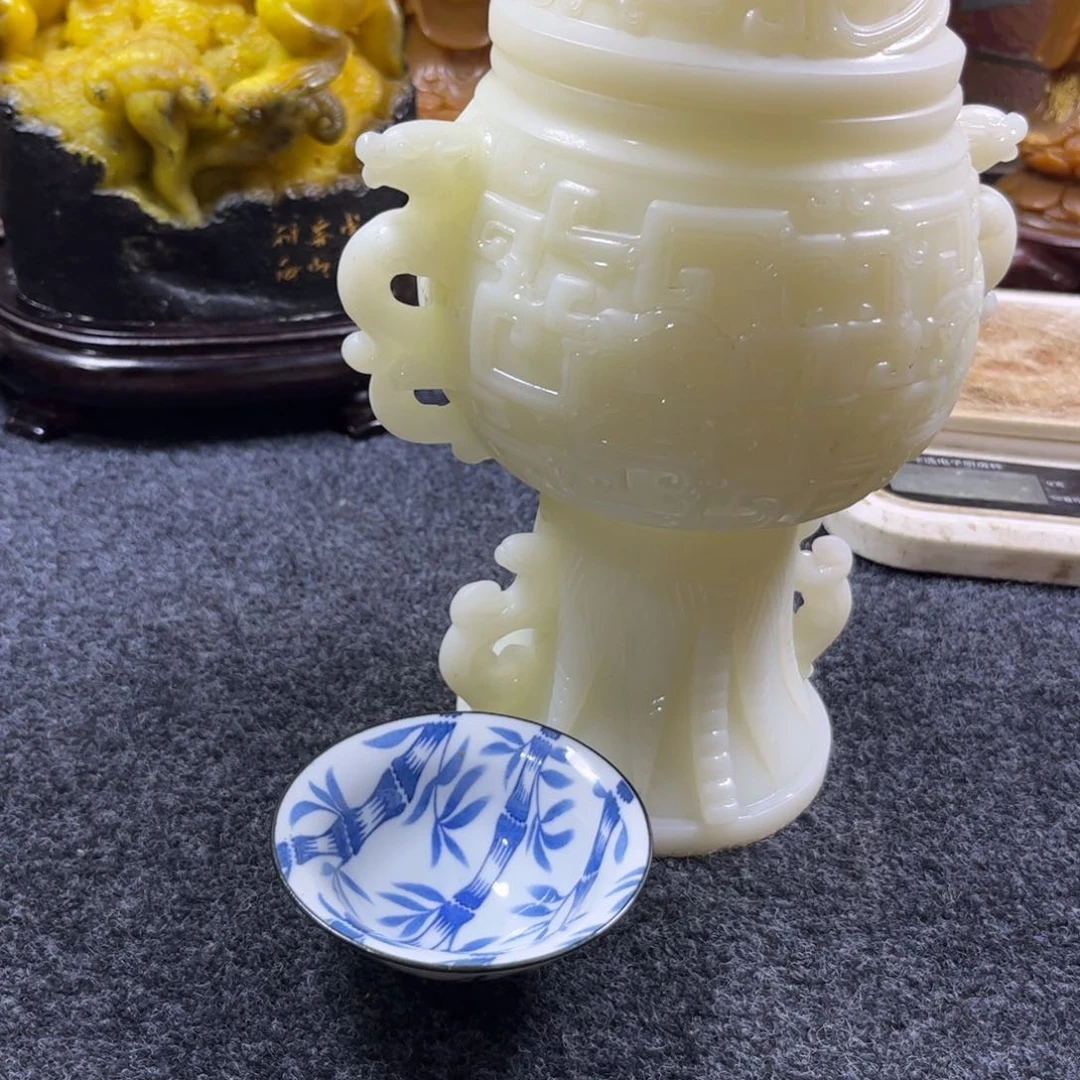 藏***新瓷片精美手工瓷瓶