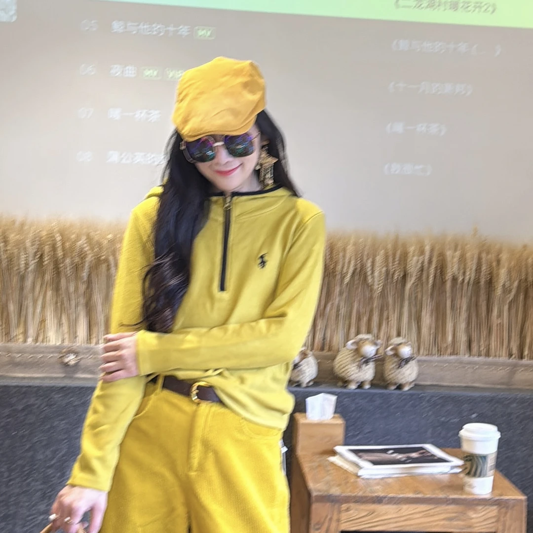 雪儿7店  半拉链帽衫（1）