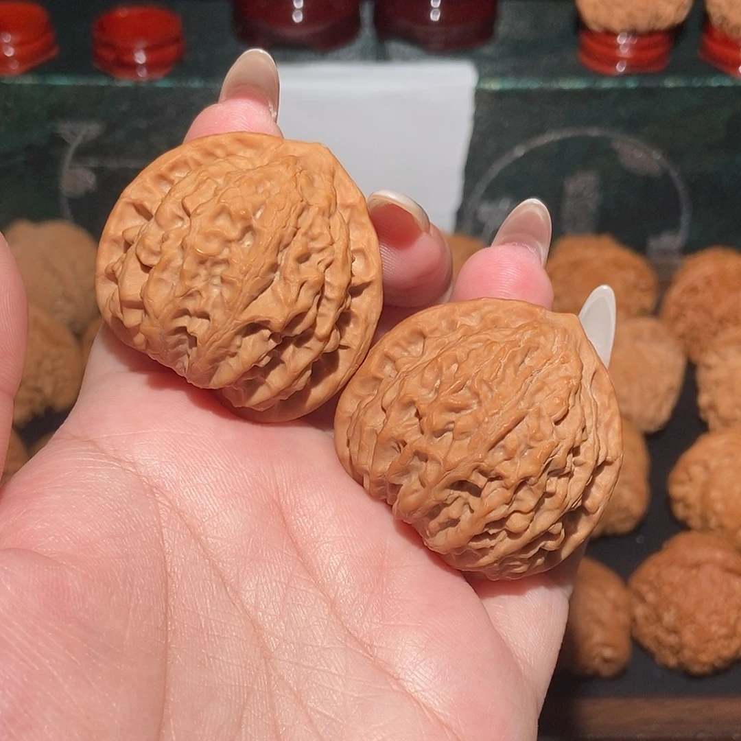 文玩核桃吊坠金牛40