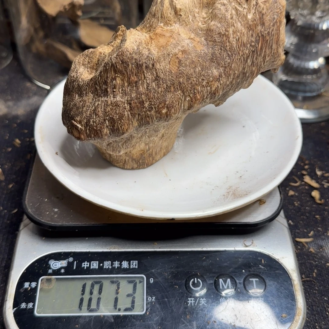 沉香碎屑沉香香港天然野生沉香107克