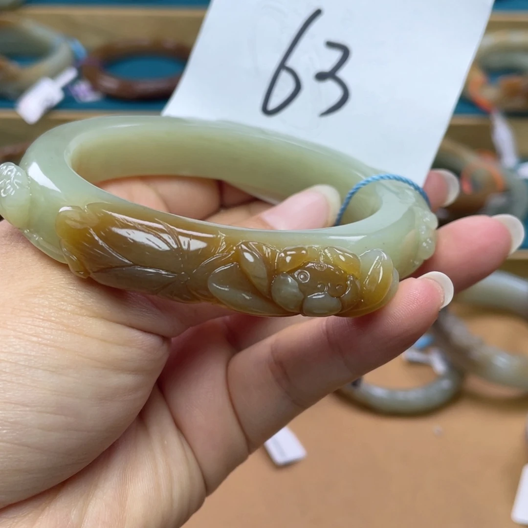 未镶嵌手镯（贵妃镯）和田玉圈口62