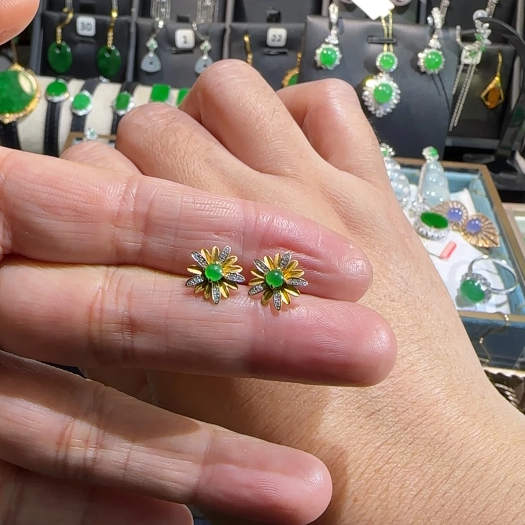 翡翠18K金镶嵌颈饰耳钉