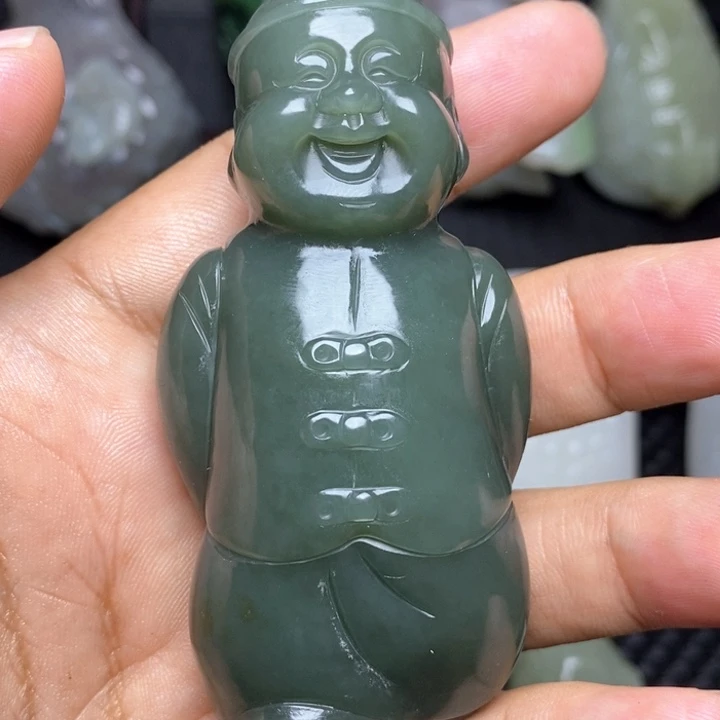 颈饰未镶嵌和田玉辉**玲