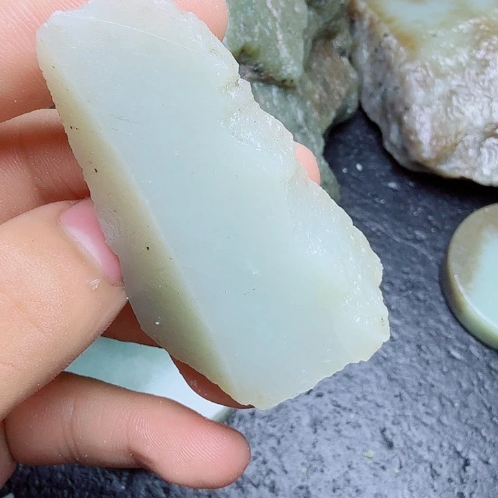 未镶嵌和田玉（糖玉）珠宝奇石