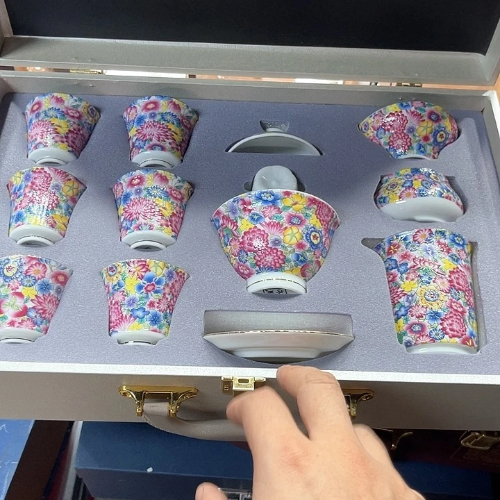 孤品茶具套装等。