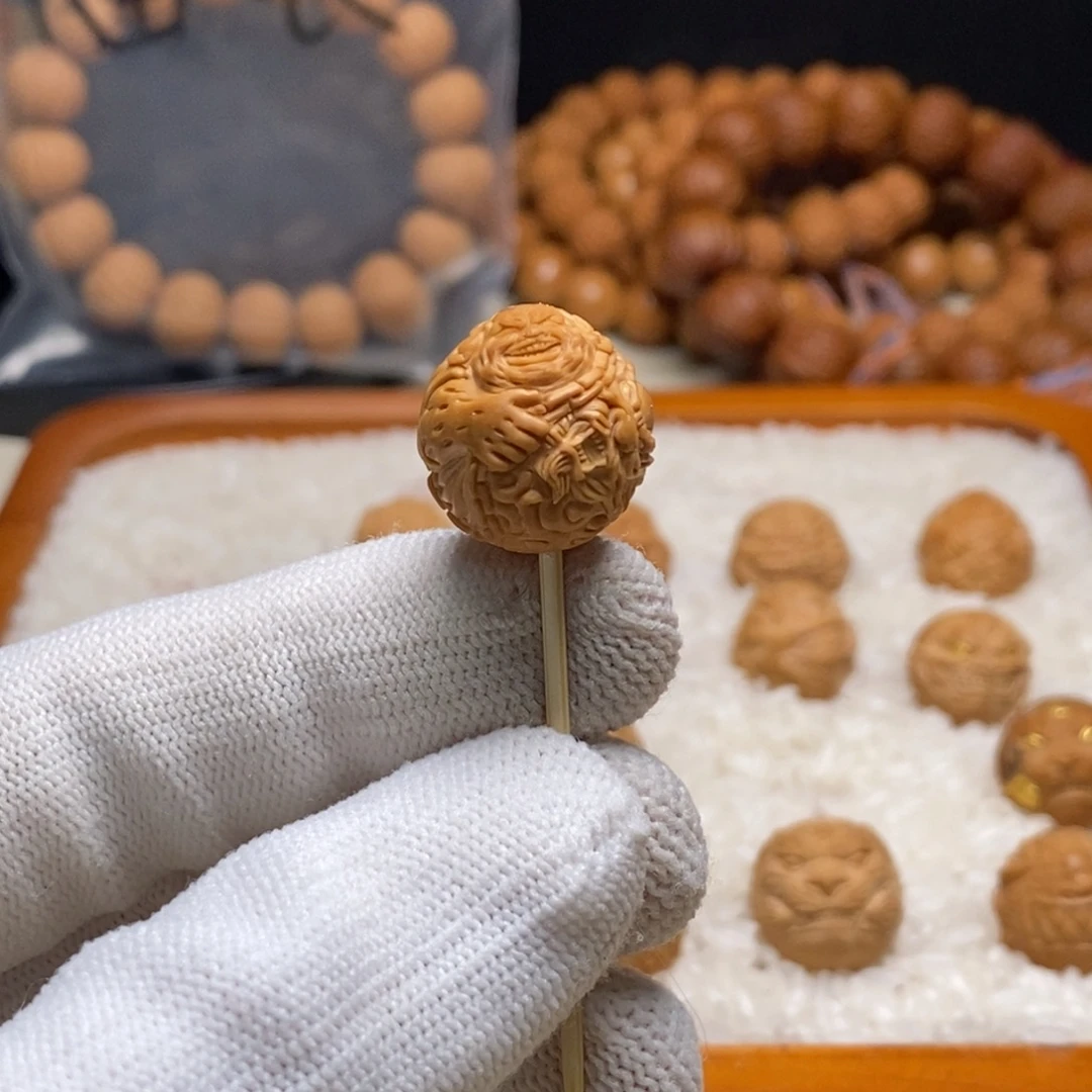 。***z猴头核桃吊坠猴头锁龙恶僧