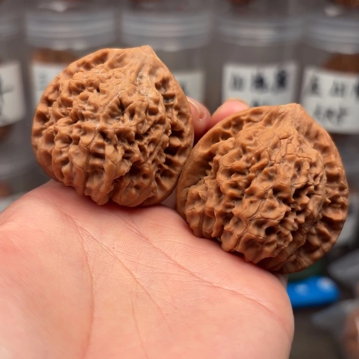 吱***赵吊坠桃核44官帽1111