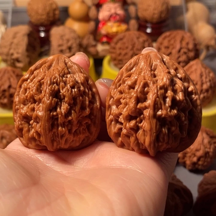 文玩核桃吊坠41虎头王