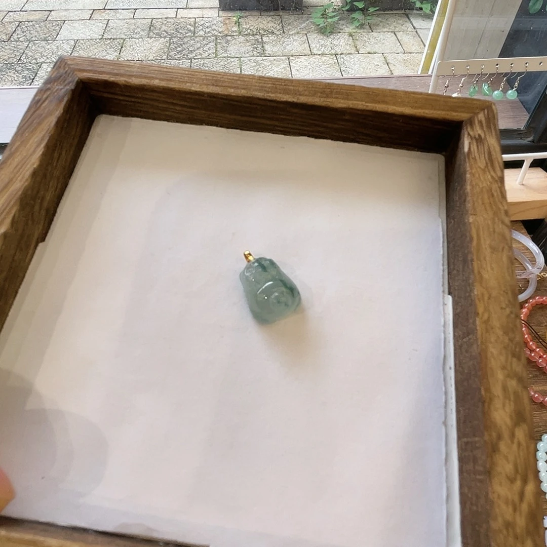墨***兰翡翠未镶嵌颈饰380