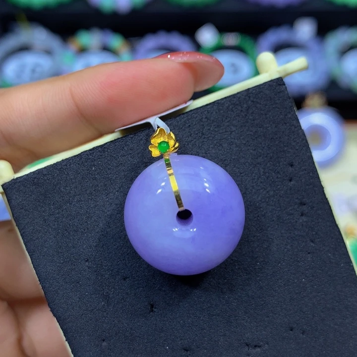 翡翠18K金镶嵌颈饰翡翠