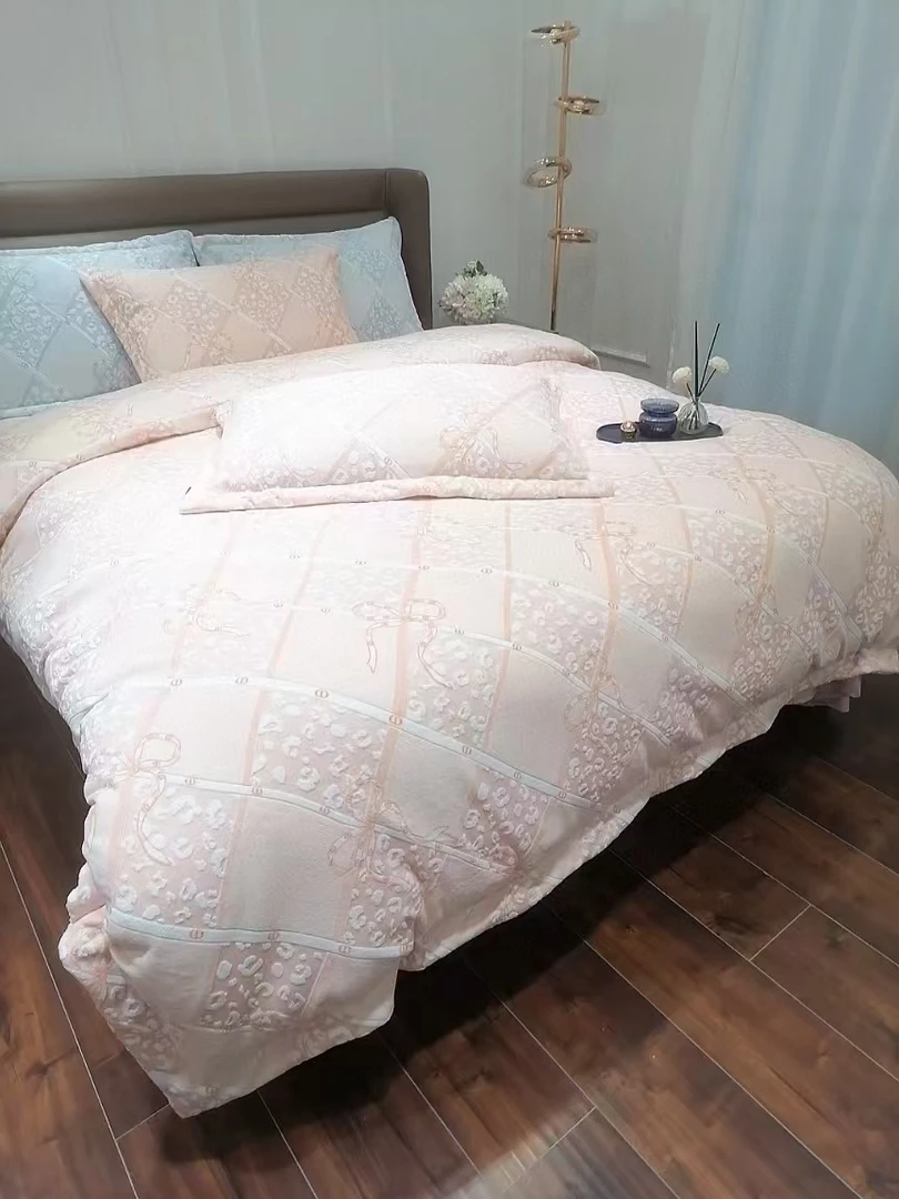 高克重全消光雕花牛奶绒四件套