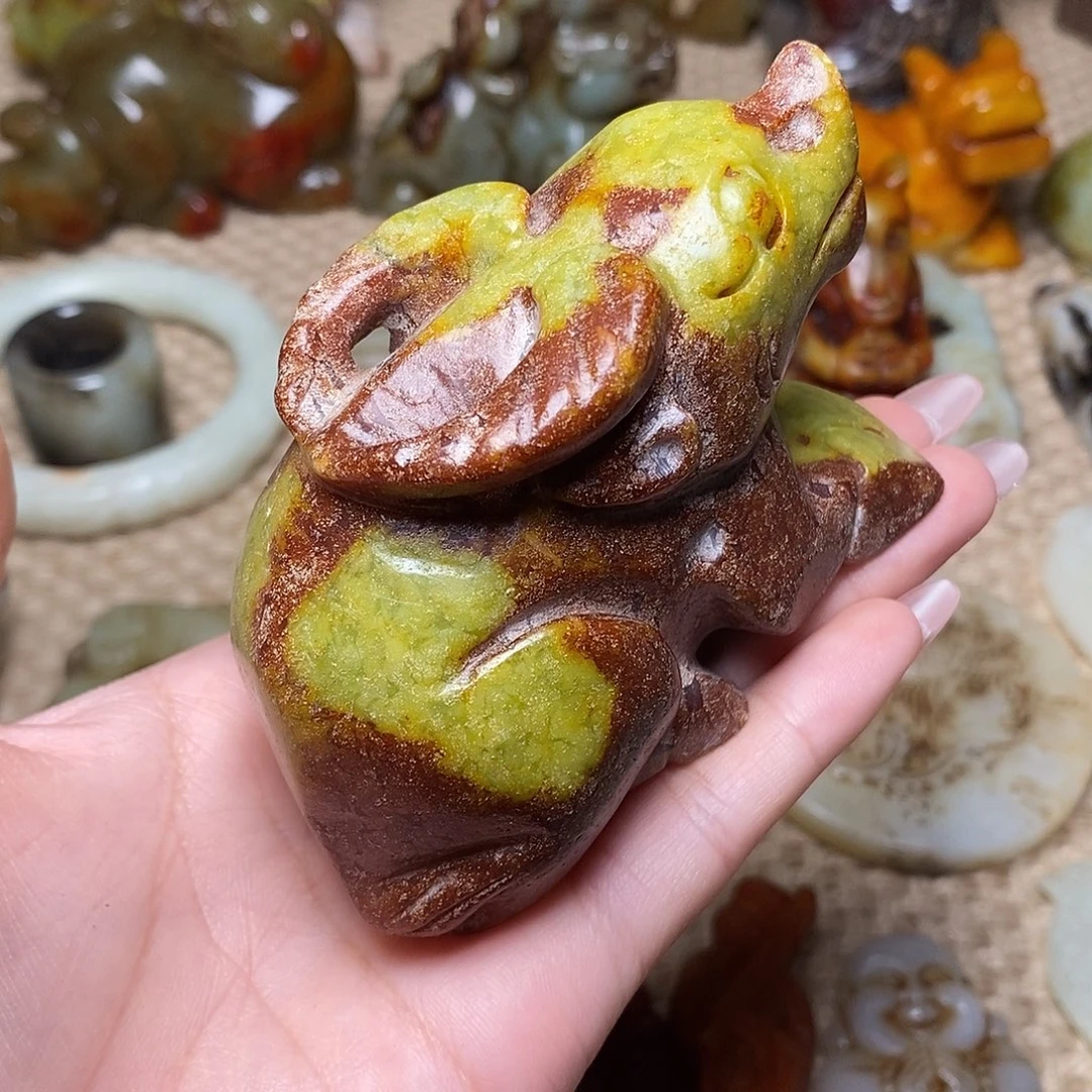未镶嵌蛇纹石玉颈饰