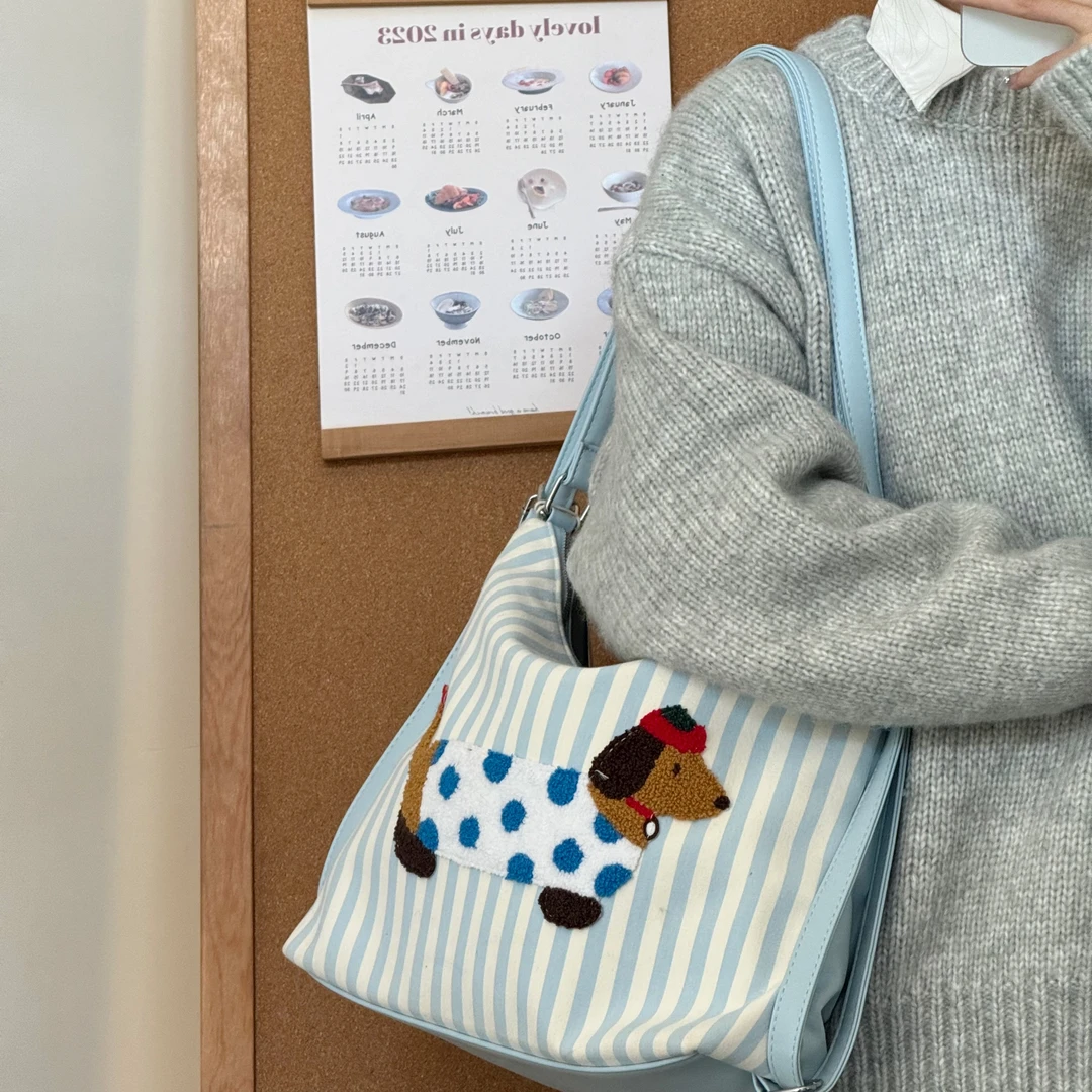 一张同学【长约35cm宽9cm高25cm】韩系腊肠狗卡通一包多背Y08蓝色