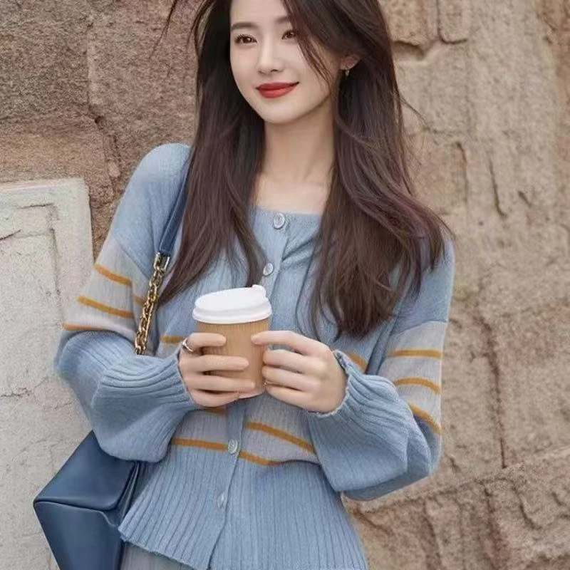 2025秋季韩系chic上衣高端欧货洋气独特别致小众超好看蓝色针女潮