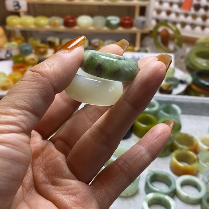 刚***哥岫玉未镶嵌戒指岫玉精品指环