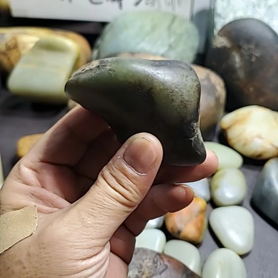 和田玉（糖玉）未镶嵌挂件
