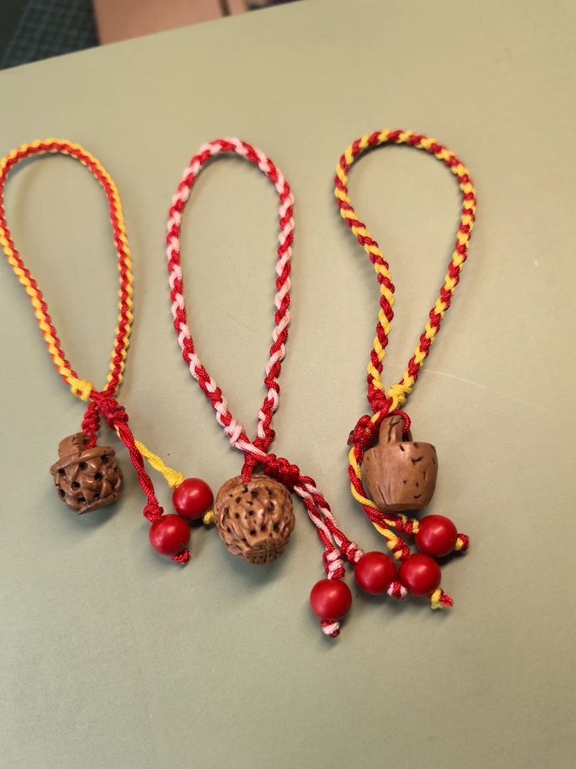 非金属木质手链 桃核红绳纯手工可爱配饰可接受定做手绳红色