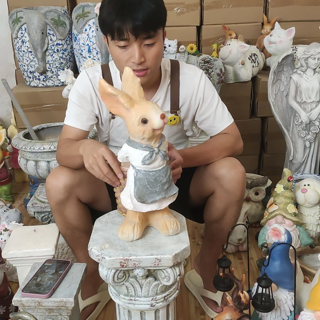 合成树脂拖筐兔子