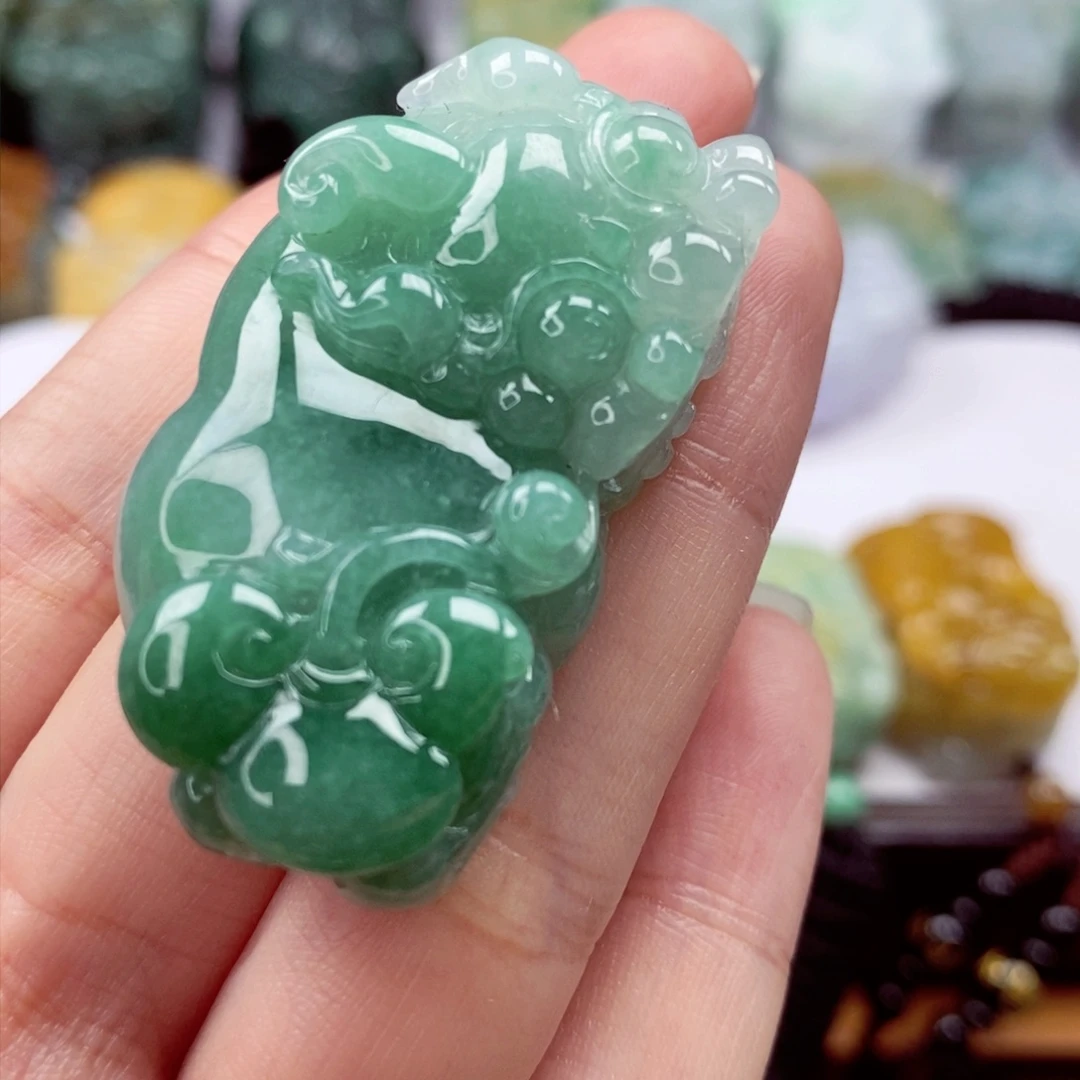翡翠颈饰未镶嵌翡翠