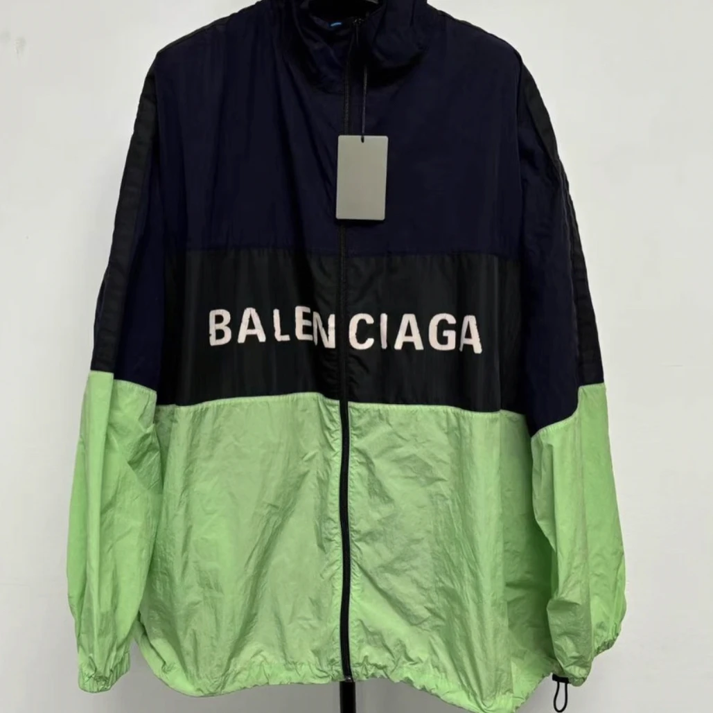 99新 Balenciaga/巴黎世家 黑色字母拼色外套 /32码/A04024