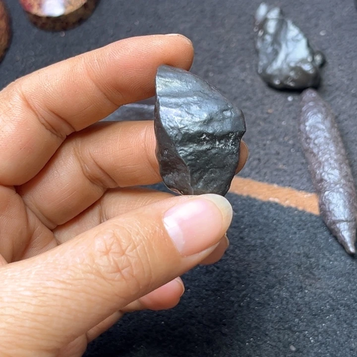 石英石纯铜是原石