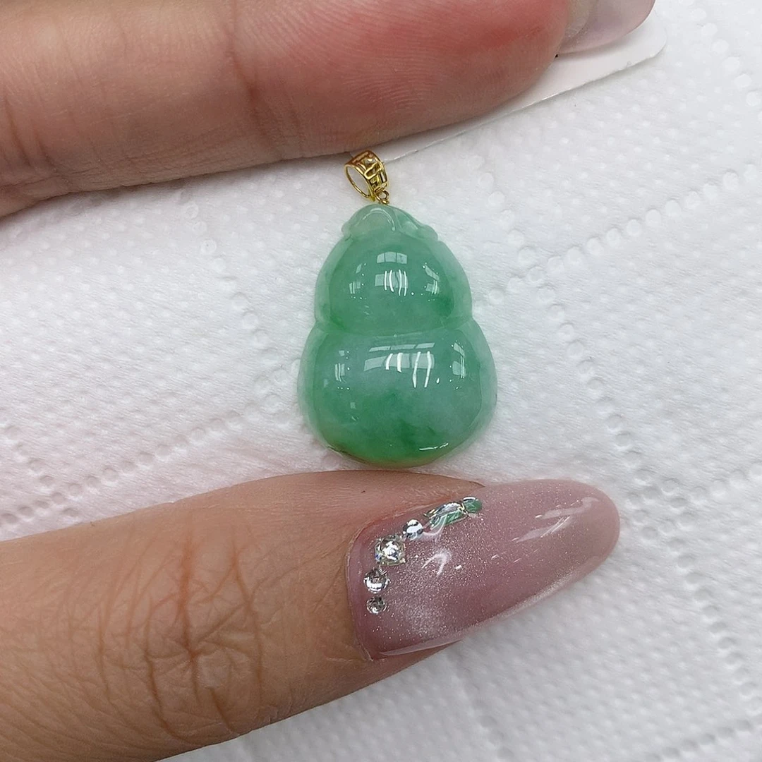 颈饰18K金镶嵌翡翠